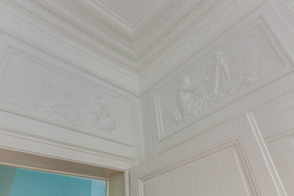 Saintonge Balcony - Image 11