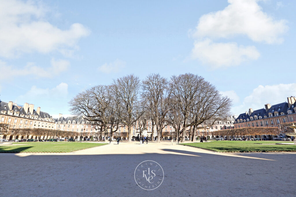 Place des Vosges Courtyard - Image 13
