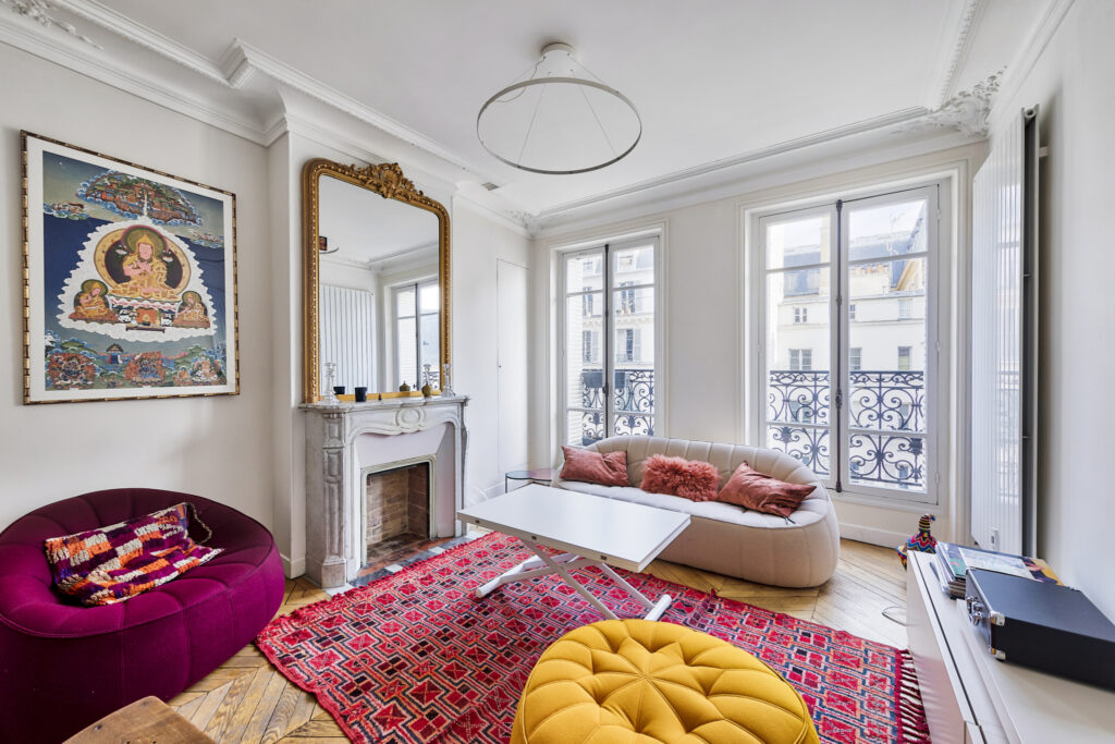Marais Archives Balcony - Image 1