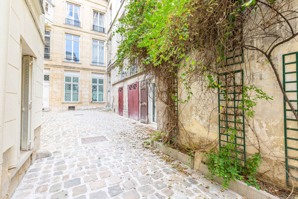 Terrasse exceptionnelle au coeur du 3ème - Image 12