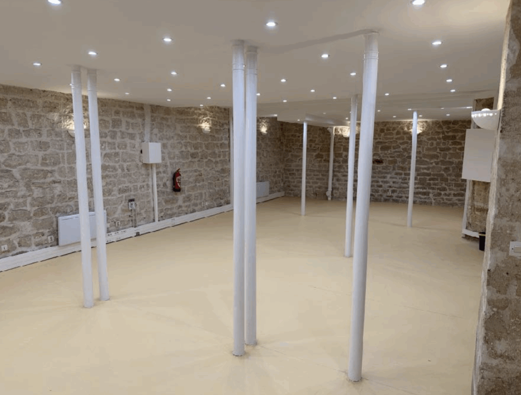 Au coeur du Marais, un espace à aménager. - Image 3