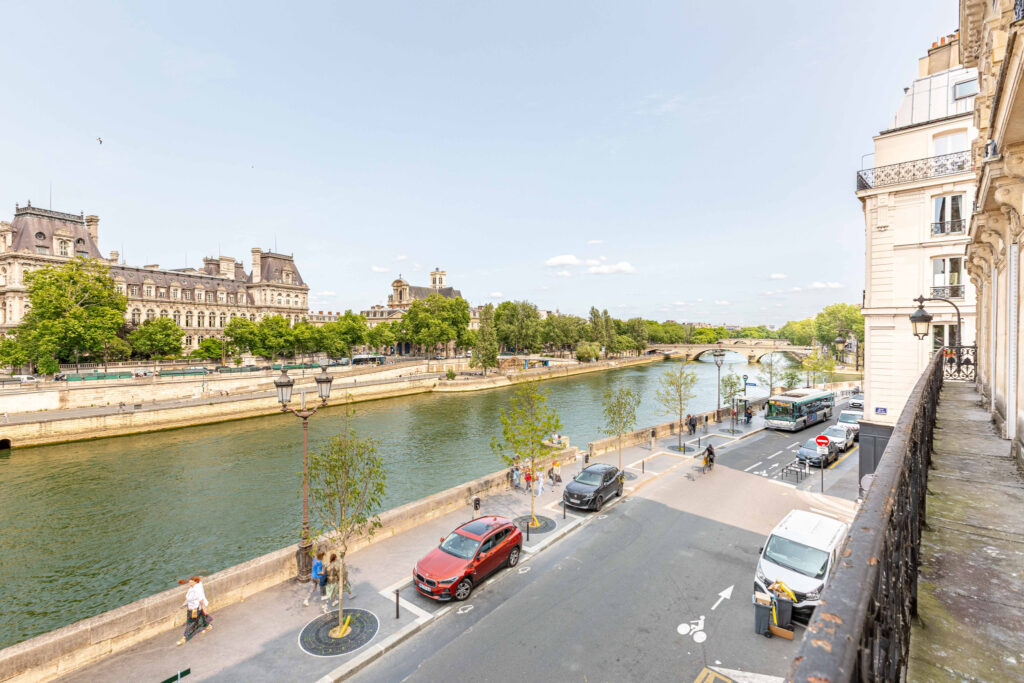 Quai aux fleurs Seine View - Image 12