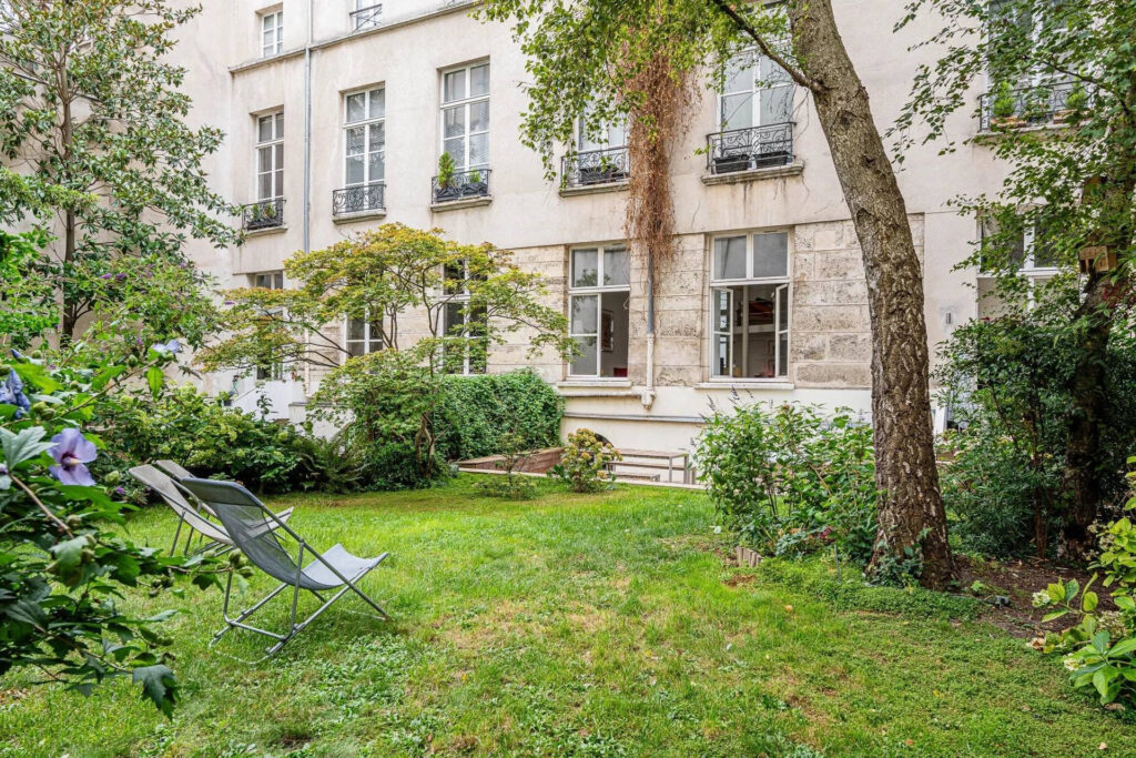 Roi de Sicile Garden - Image 1