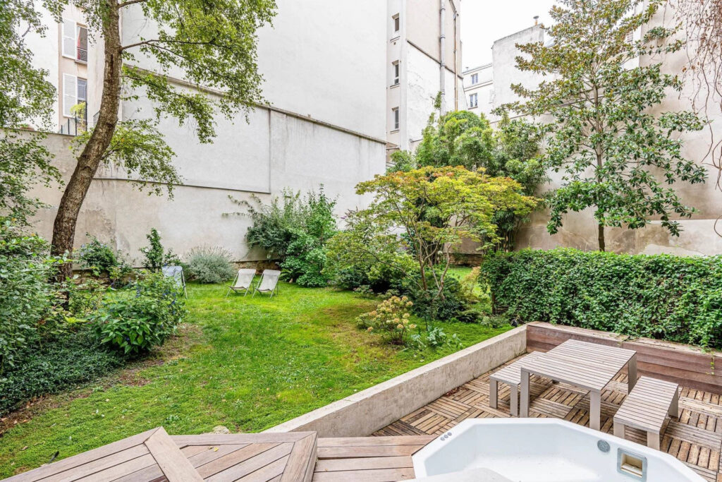Roi de Sicile Garden - Image 12