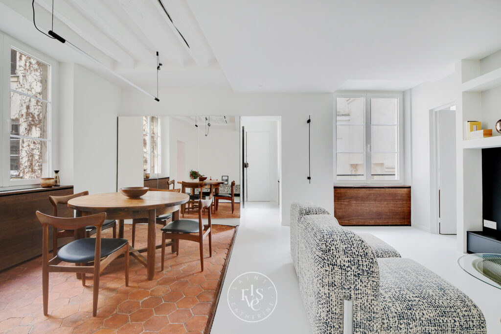 Marais — Enfants Rouges. Lignes claires, esprit brut. - Image 3
