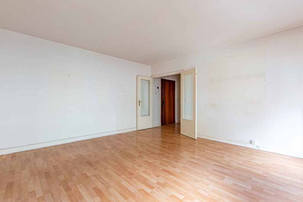 Grand studio à rénover à proximité de la Place des Vosges - Image 5