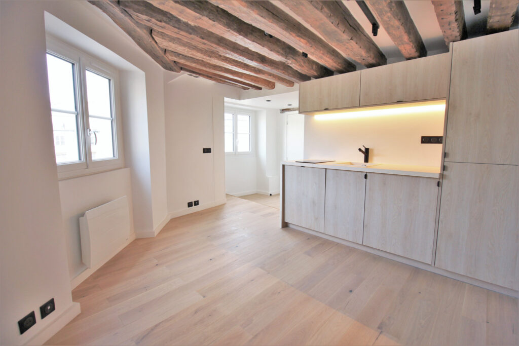RENOVATED STUDIO 18.02m2 PARIS IV - Image 1