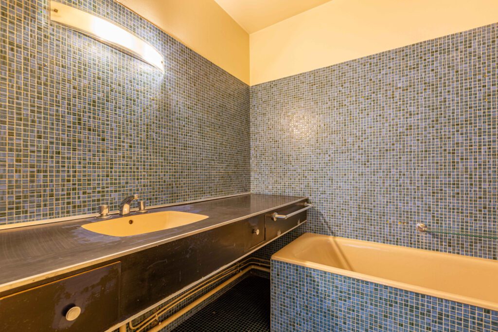 Grand studio à rénover à proximité de la Place des Vosges - Image 8