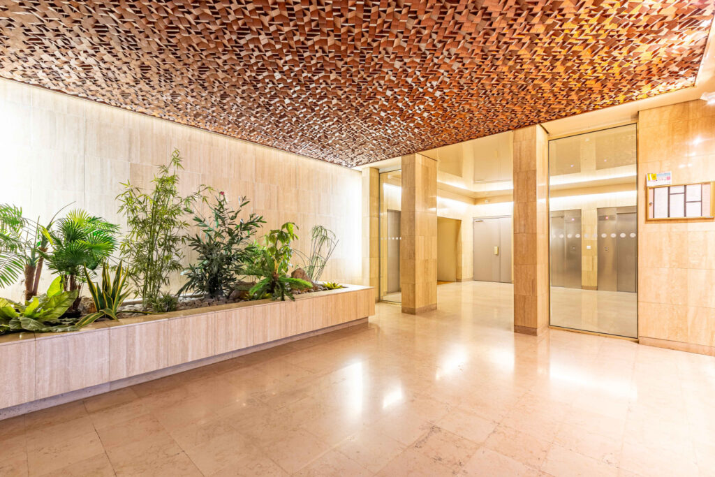 Grand studio à rénover à proximité de la Place des Vosges - Image 8