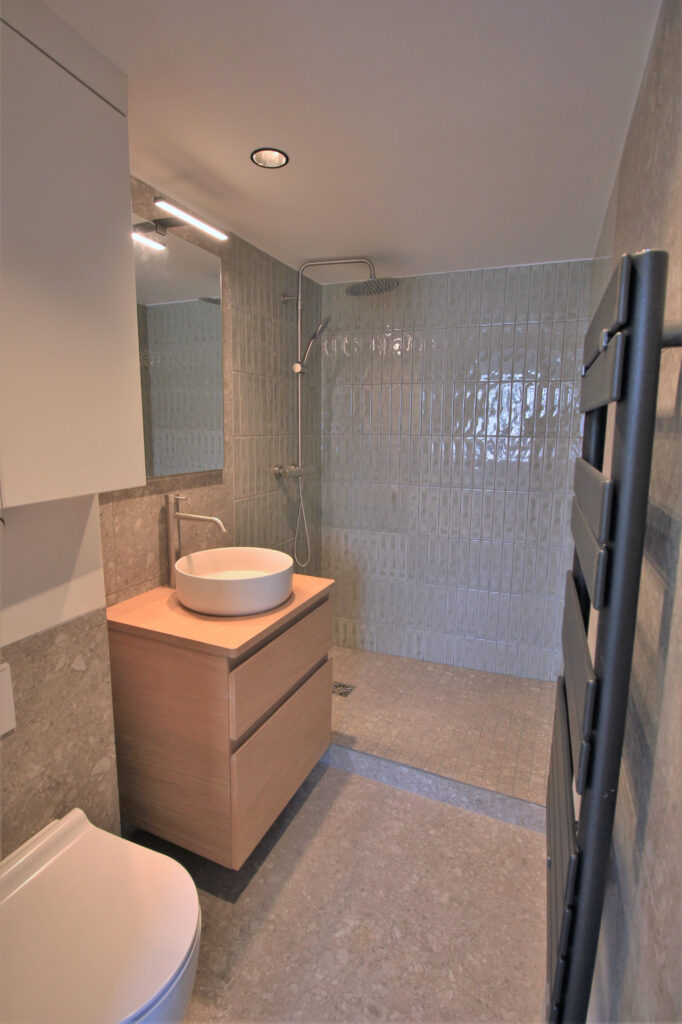 RENOVATED STUDIO 18.02m2 PARIS IV - Image 4