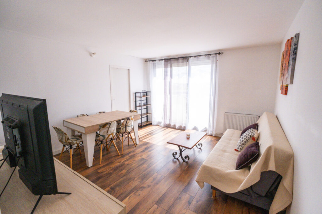 Appartement 4pièces-3chambres avec balcon - Image 1