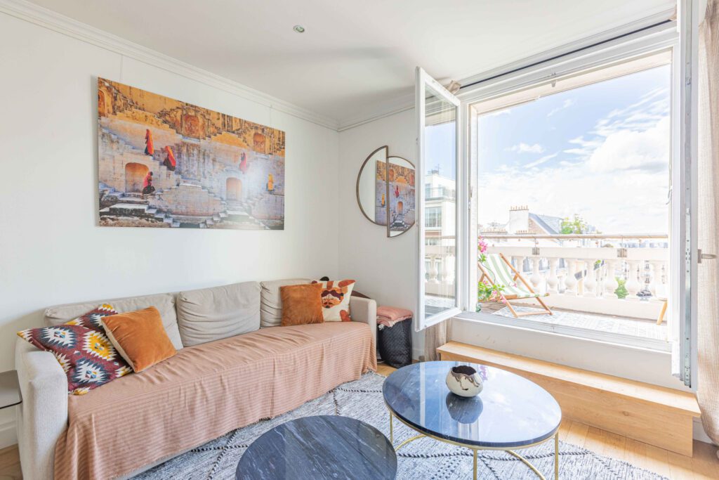 Champs de mars / Place Joffre Terrasse View - Image 4