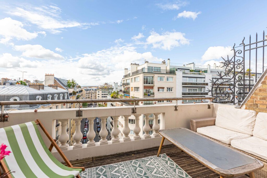 Champs de mars / Place Joffre Terrasse View - Image 1