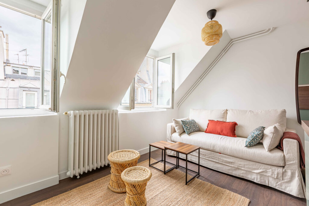 Studio plein ciel rue des Saints Pères - Image 2