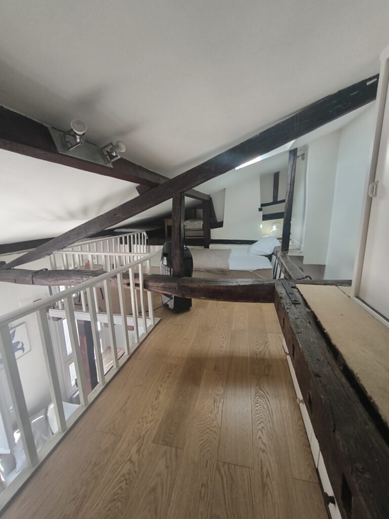 Studio location meublée Paris 4 - Image 6