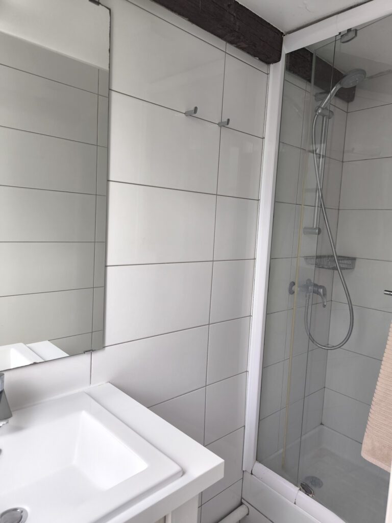 Studio location meublée Paris 4 - Image 5