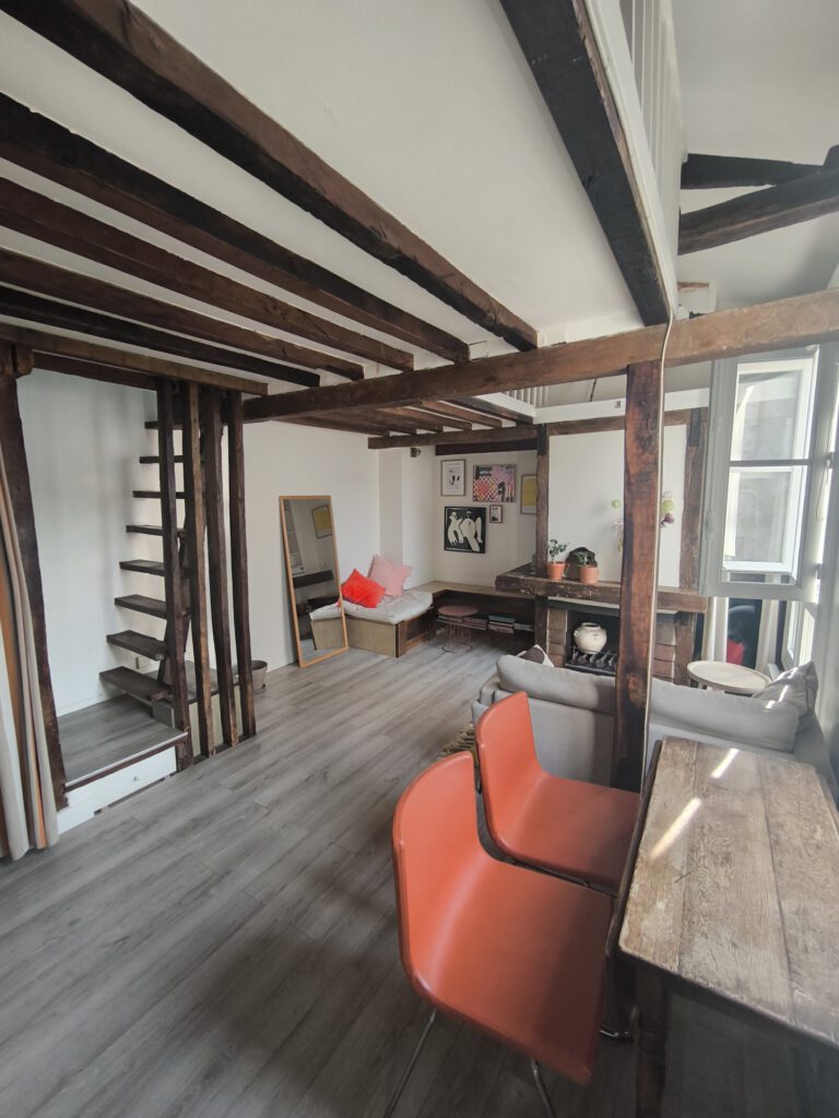 Studio location meublée Paris 4 - Image 3