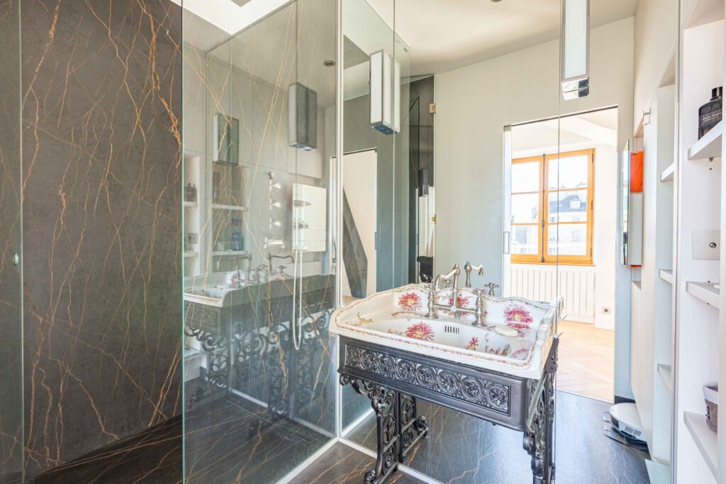 Place des Vosges View - Image 9