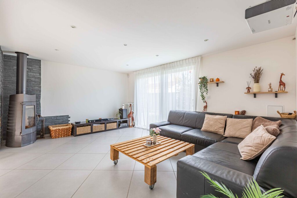 Maison Familiale avec jardin et terrasse - Image 3