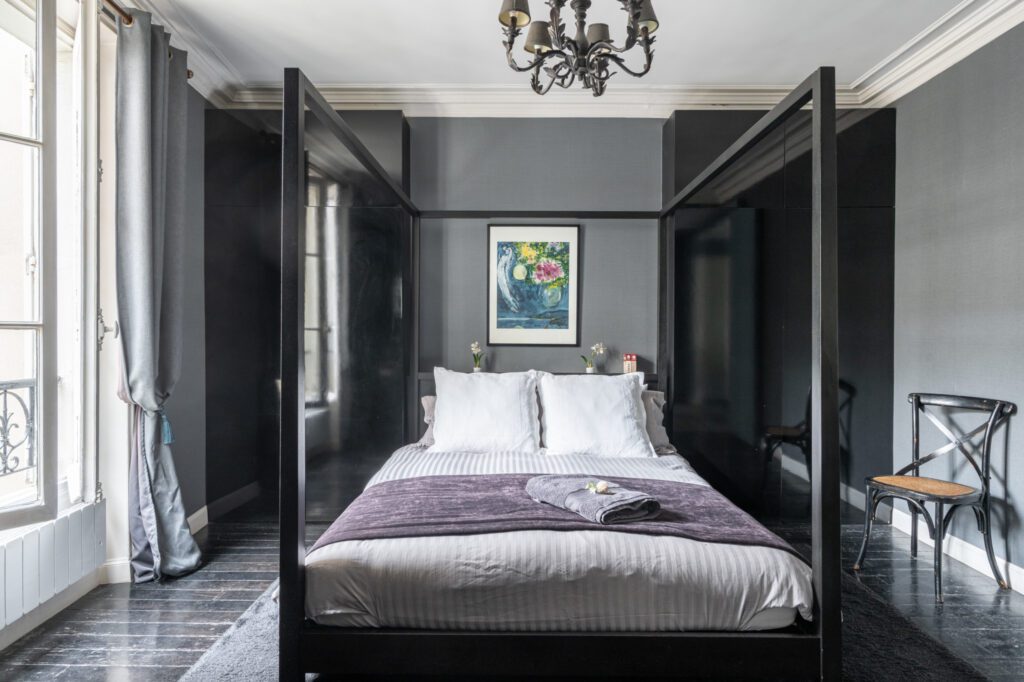 Archives / Blanc Manteaux - Image 11