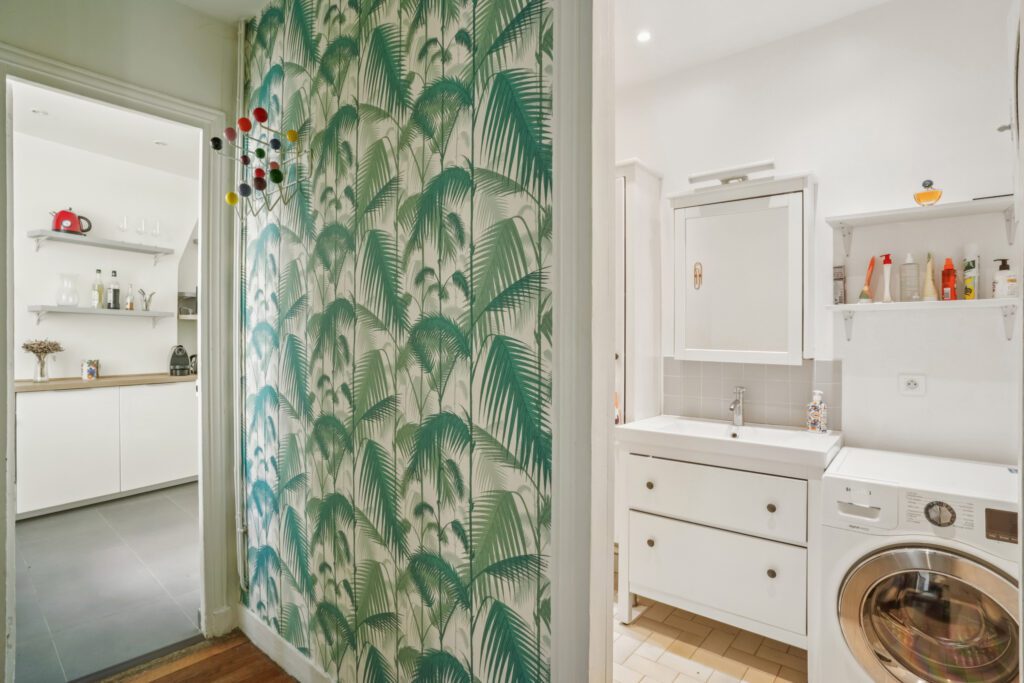 Damrémont Courtyard - Image 8