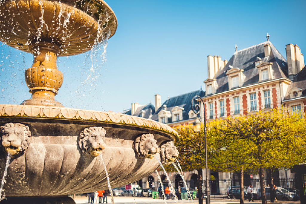 taxes frais achat Paris etranger